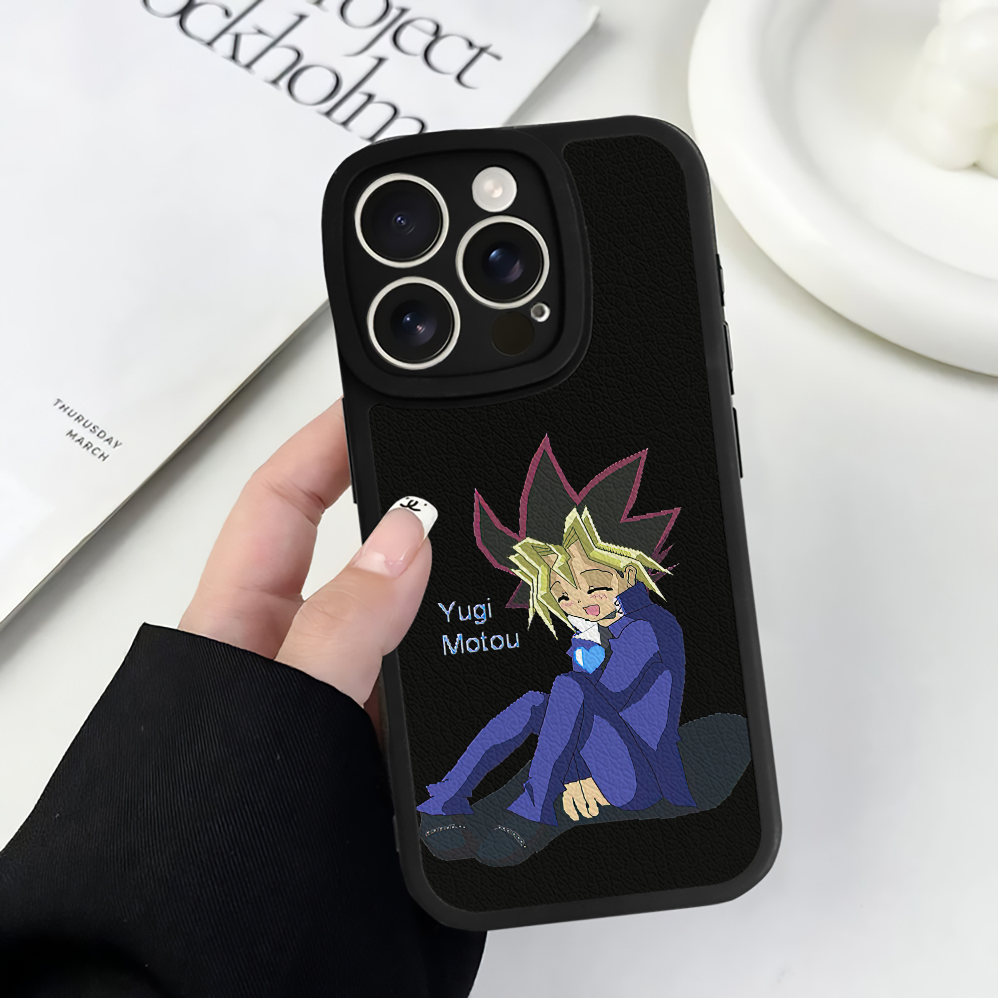 遊☆戯☆王 Yu-Gi-Oh! 【iPhone 16シリーズ対応】シリコンスマホケース（レザー調） 材質：シリコン